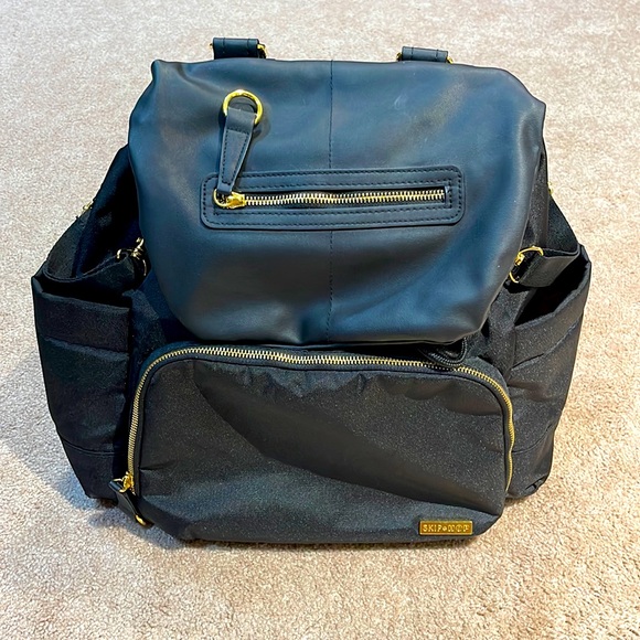 Skip Hop Other - Black diaper bag backpack skiphop